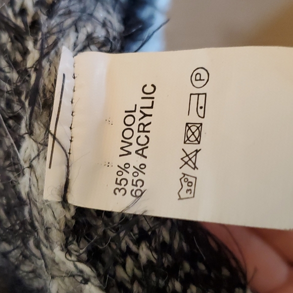 Lovely Cardigan by Simply Couture - Picture 5 of 6